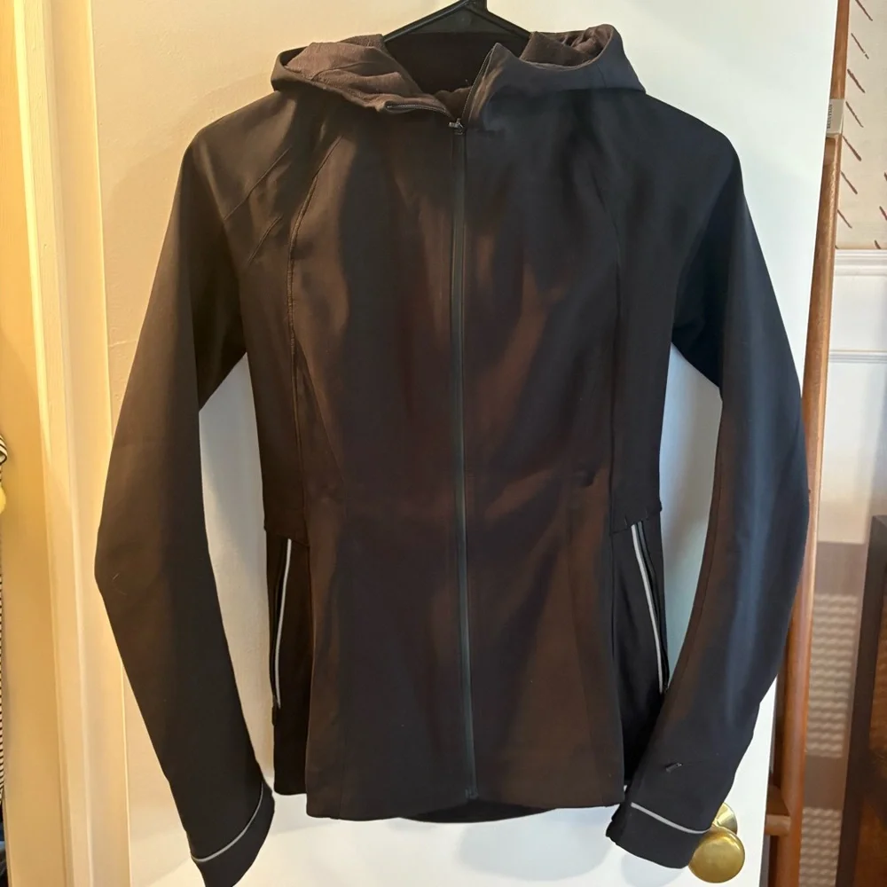 Lululemon | Lightweight Jacket - Picture 2 of 8